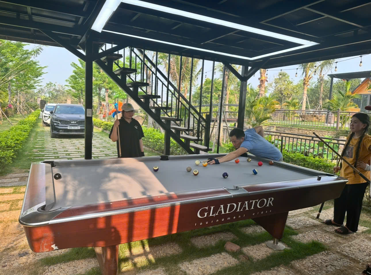 Giải trí bi a vui vẻ thư giãn