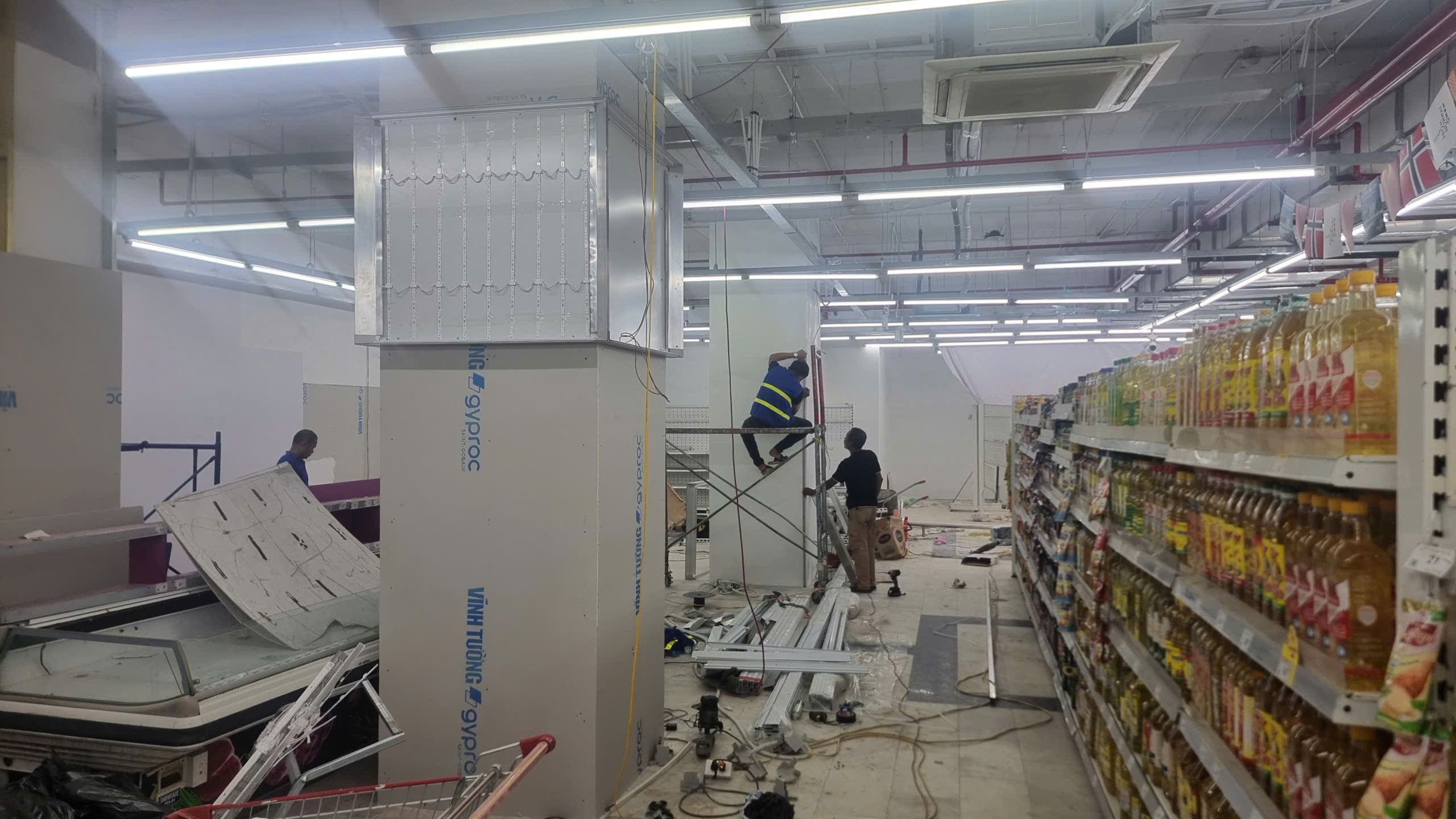 Thi công hộp đèn ốp cột